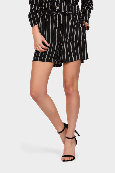 S17W-1800003661-BCK-S/M-tailored-elasticated-tie-waist-shorts-black-jl1565