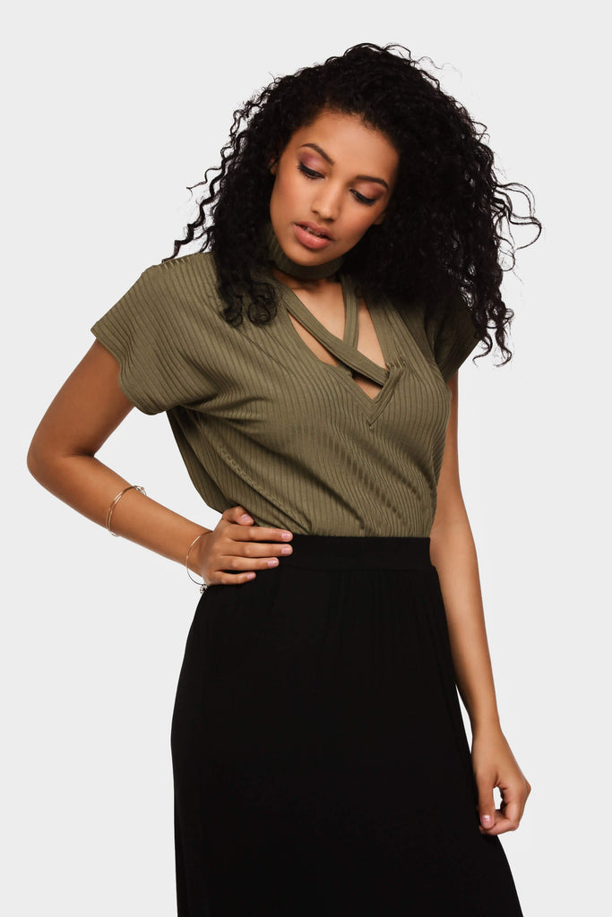 S17W-1000001282-KKI-6-cross-neck-choker-top-light-green-jl0488