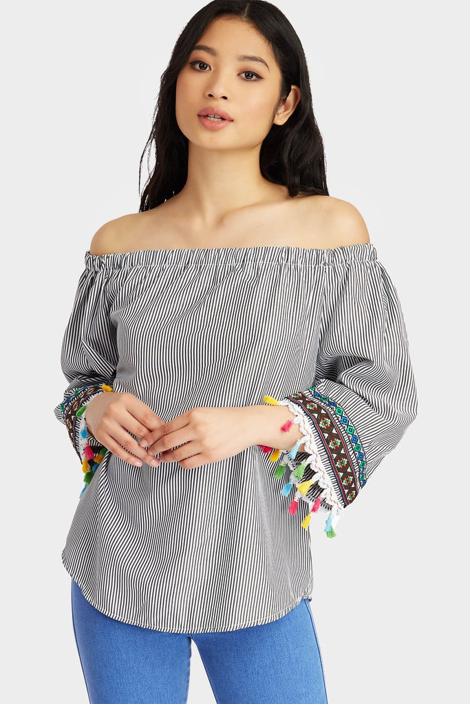 S17W-1000004758-BCK-S/M-tassel-sleeve-detail-woven-top-black-jl2252