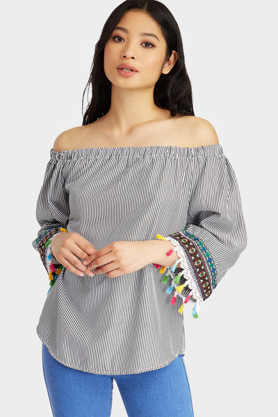 S17W-1000004758-BCK-S/M-tassel-sleeve-detail-woven-top-black-jl2252