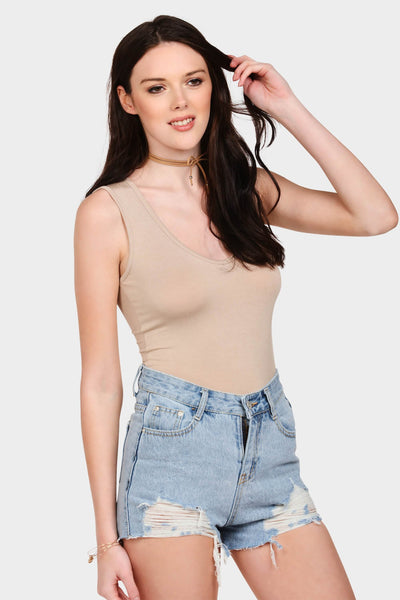 S17W-1400001889-SNE-6-v-neck-sleeveless-bodysuit-cream-jl0740